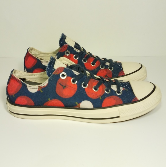 converse apple print